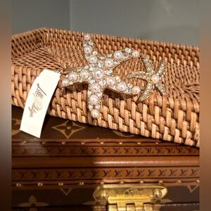 Lilly Pulitzer Starfish & Pearl & Crystal Hinged Bangle Bracelet NWT 7”